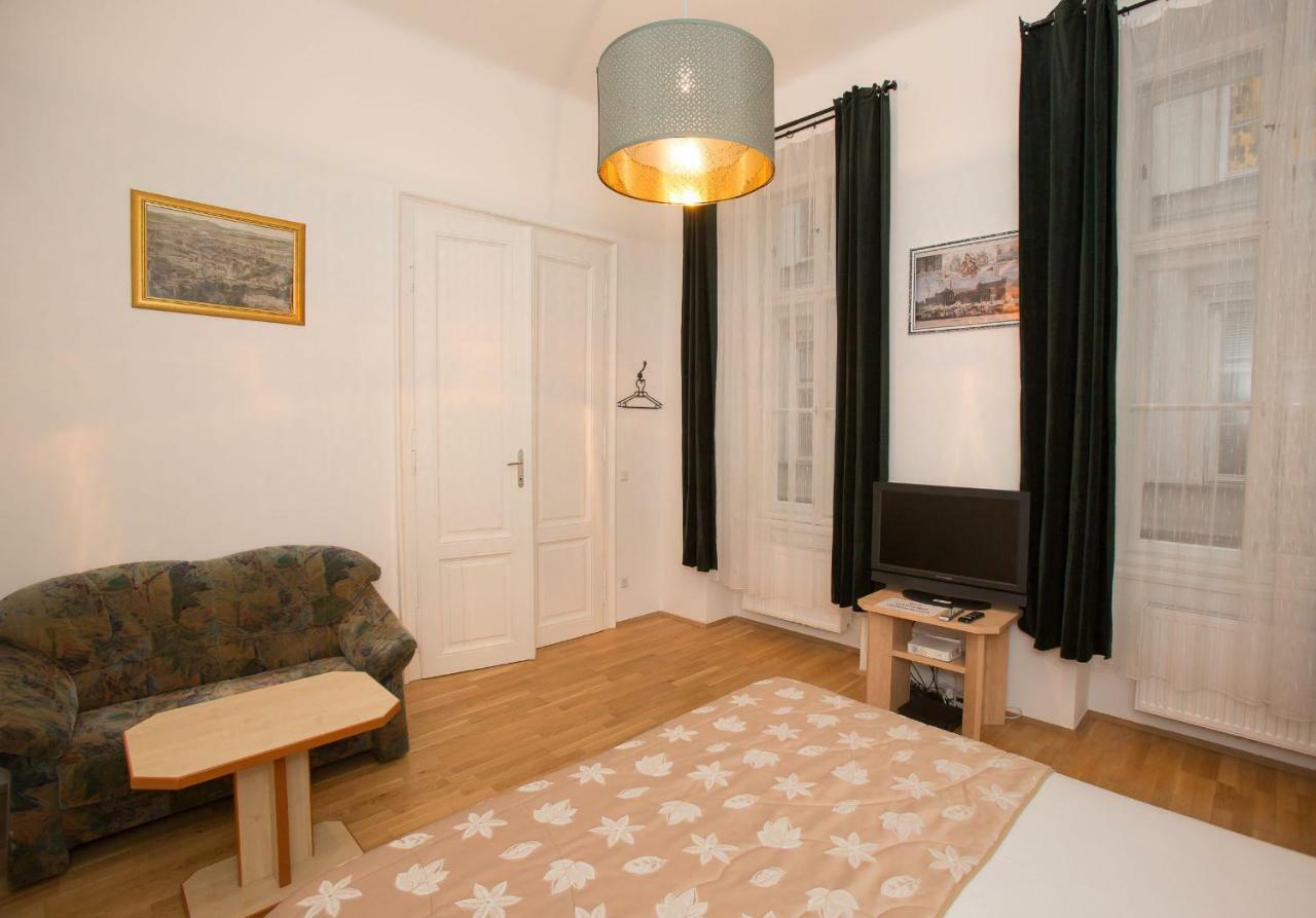 Opera 1 Apartment *