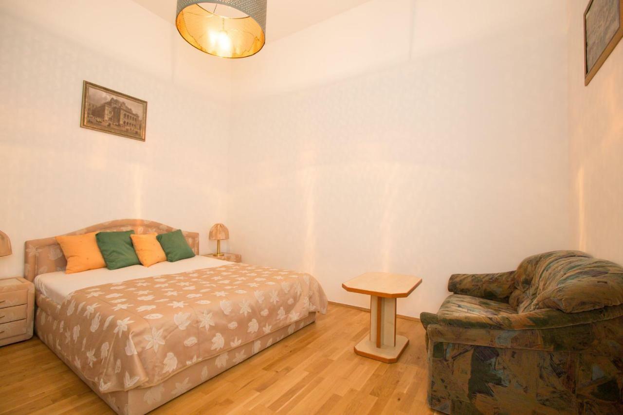 Opera 1 Appartement Wenen